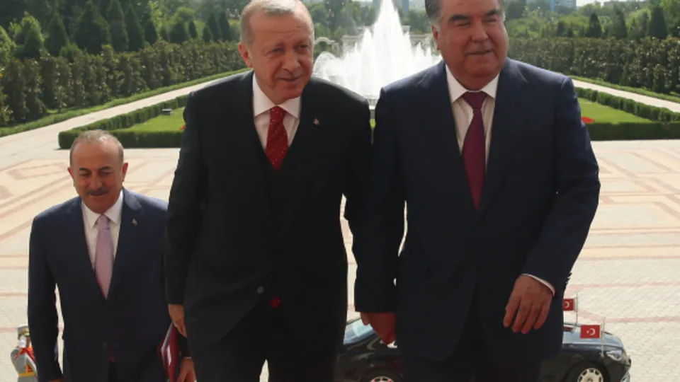 Başkan Erdoğan'dan Tacikistan'da kritik görüşmeler