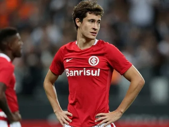galatasarayin-istedigi-douradoyu-trabzonspor-aliyor-1599410865841.jpg Galatasaray'ın istediği Dourado'yu Trabzonspor alıyor! - 1