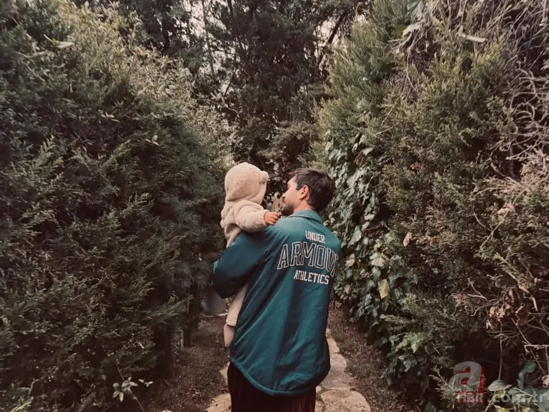 Mutluluğun en doğal hali! Alperen Duymaz’dan eşi ve oğluyla iç ısıtan paylaşım 4