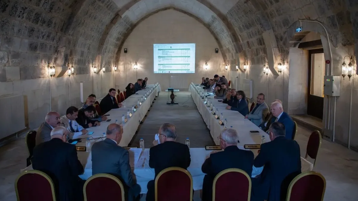 Üniversite Senatosu Mama Hatun Külliyesi'nde toplandı