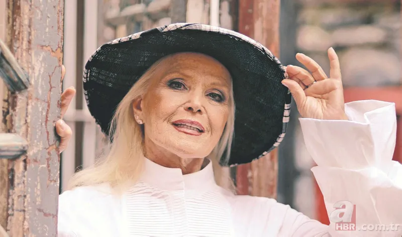 Gözünü kaybeden ünlü sanatçı Gönül Yazar'dan yeni haber! ‘Ölsem daha iyi’ 1