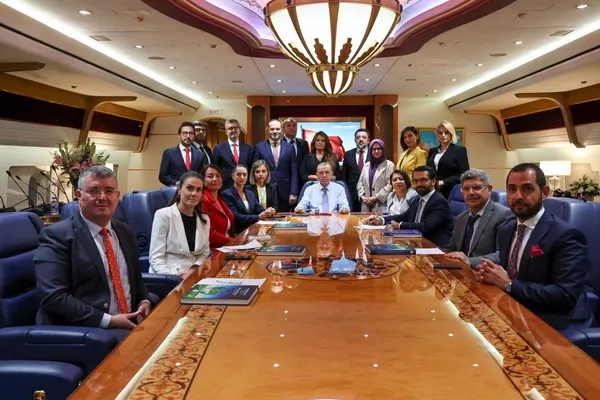 Başkan Erdoğan’dan G20 Liderler Zirvesi sonrası uçakta flaş açıklamalar: Tahıl koridoru, Türkiye’nin enerji merkezi olması, ABD ziyareti...