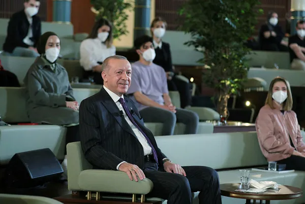 baskan-recep-tayyip-erdogandan-genclere-mesaj-benim-gorevim-genclerimizin-yukunu-almak-ve-gelecege-hazirlamaktir-1621632877750.jpg Başkan Recep Tayyip Erdoğan'dan gençlere mesaj! "Benim görevim gençlerimizin yükünü almak ve geleceğe hazırlamaktır" - 1