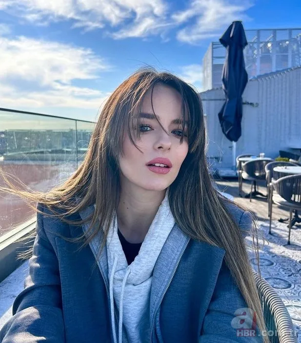 Aras Bulut İynemli yeni aşka yelken açtı! Gönlünü Gaddar'ın yıldızına kaptırdı! Takipleştiler... 4