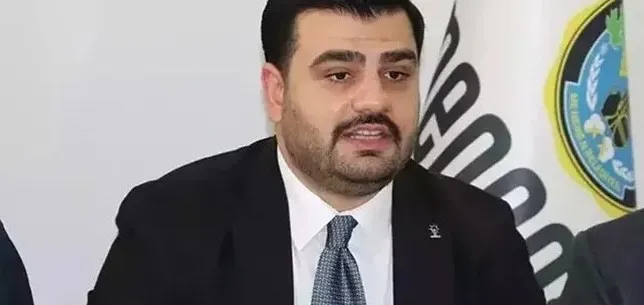 turizmin-gozde-ilcesi-cesmede-kuraklik-alarmi-her-gun-7-saat-boyunca-su-kesintisi-uygulanacak-1753561277433.jpg AK Parti Genel Sekreteri Eyyüp Kadir İnan, İZSU'nun Çeşme ilçesindeki su kesintisi kararına ilşkin sert tepki göstererek DSİ'ye yöneltilen suçlamaları kınadı. (AA)