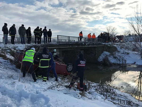 Tekirdağ'da dereye uçan otomobildeki 8 kişi öldü - 1