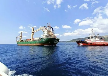 Çanakkale Boğazı'ndan geçen Rus kargo gemisi arızalandı