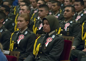 Kara Harp Okulu'nda ilk başörtülü öğrenci