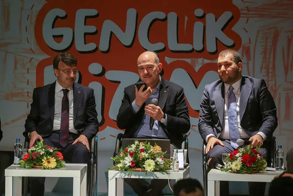 1648323482064.jpg Başkan Recep Tayyip Erdoğan Vanlı gençlere seslendi! Bakan Süleyman Soylu yoğun isteği kıramayarak Başkan Erdoğan'ı aradı - 4