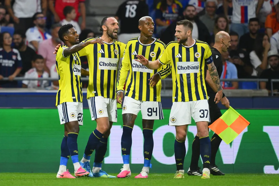 fenerbahcede-kadroda-dev-revizyon-513-milyon-euro-buhar-oldu-1788414534588.jpg Fenerbahçe'de kadroda dev revizyon: 51,3 milyon Euro buhar oldu - 1