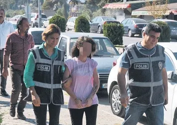 Erkek arkadaşını parkta bıçakladı