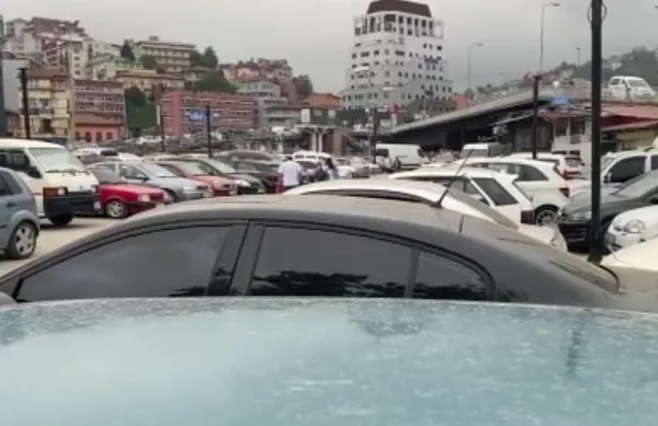 zonguldaklilari-hayrete-dusuren-olay-araclarini-o-halde-gorunce-soke-oldular-1654291772711.jpg Zonguldaklıları hayrete düşüren olay! Araçlarını o halde görünce şoke oldular - 2