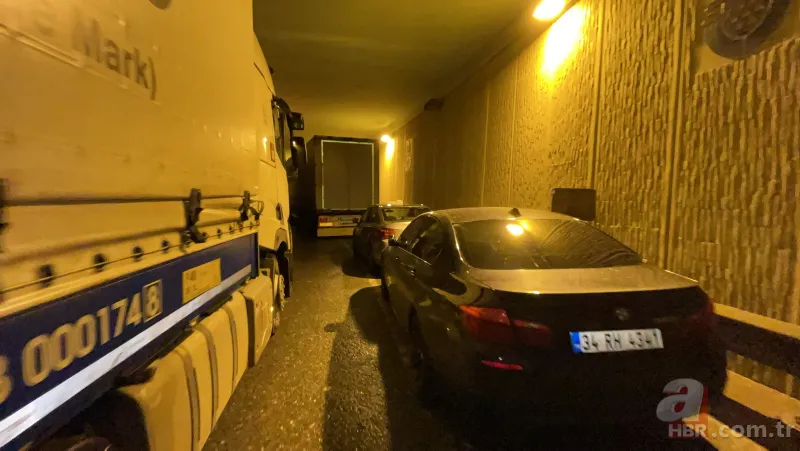 İstanbul'da sürücülerin kar çilesi sürüyor: Hadımköy'deki trafik yoğunluğu havadan görüntülendi! Kilometrelerce araç kuyruğu oluştu 19