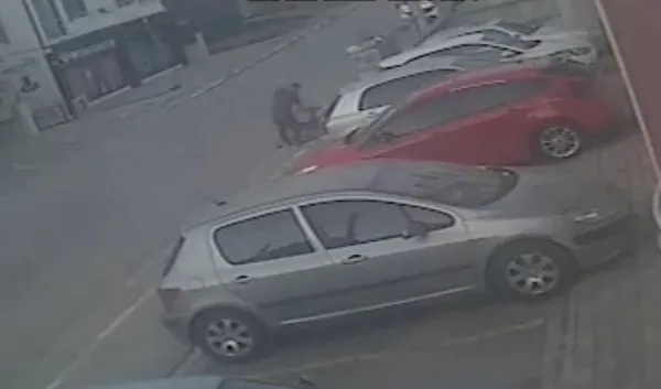 1620712094599.jpg Efsun Habiboğlu eski eşi Gökhan Şen'in beyzbol sopalı saldırısına uğradı - 2