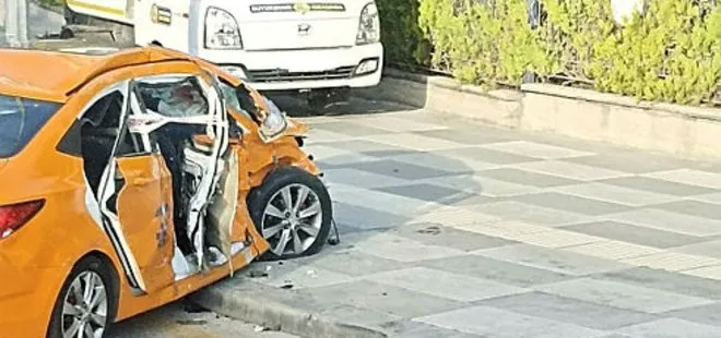 HDP’li vekilleri taşıyan araç taksiyle çarpıştı! Kazada taksici hayatını kaybetti