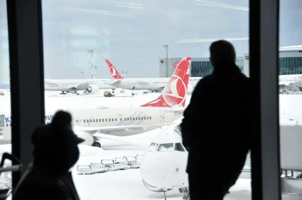 1643191420249.jpg İstanbul Havalimanı'nda seferler normale döndü: 681 uçak havalanacak - 4