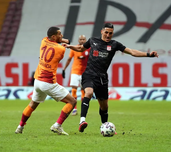 Galatasaray evinde bir puana razı oldu I Galatasaray 2-2 Sivasspor MAÇ SONUCU-ÖZET