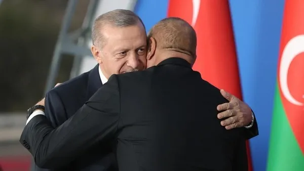 gardas-aliyevden-baskan-erdogana-dogum-gunu-mesaji-1708873568301.jpeg Gardaş Aliyev'den Başkan Erdoğan'a doğum günü mesajı! “Türkiye bugün sizin bilge liderliğinizle ikinci yüzyılına giriyor” - 3
