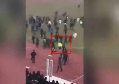 Hakem Jose Arnoldo Amaya’nın kırmızı kartı ölümüne neden oldu! Futbolcular ve taraftarlar hakemi döve döve öldürdü