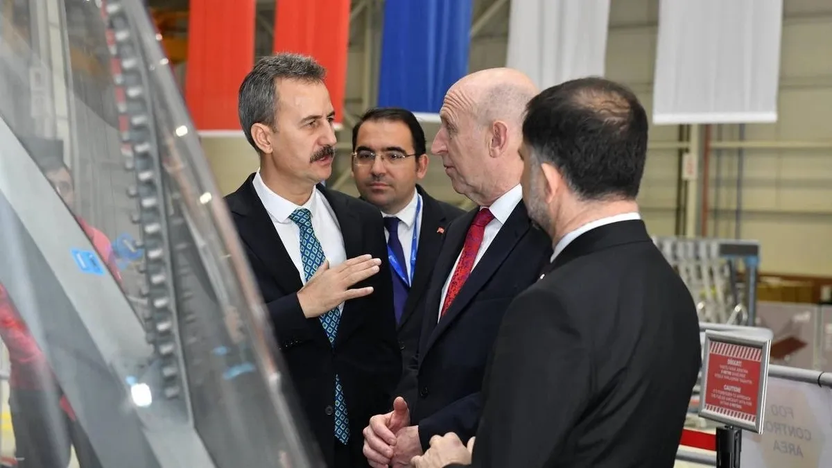 İngiltere Savunma Bakanı Healey'den TUSAŞ'a ziyaret