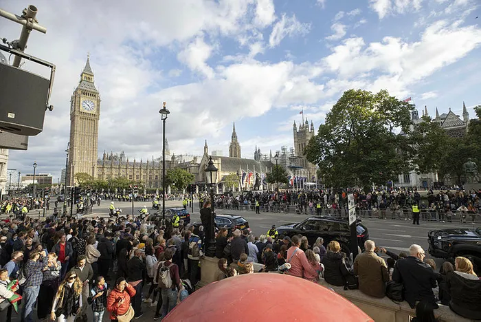 ABD Başkanı Joe Biden Kraliçe 2. Elizabeth’in naaşını ziyaret etti
