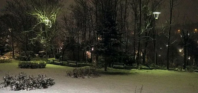 Ankara’da yoğun kar yağışı! Başkent beyaza büründü