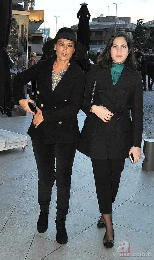 Arka Sokaklar dizisinin Hüsnü Çoban'ı Özgür Ozan çocuklarıyla hayrete düşürdü 24