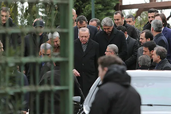 Başkan Erdoğan, annesi ve babasının kabirlerini ziyaret etti