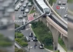 Monorayda dehşet anları! Otonom tren vince çarptı: Yürekleri ağza getiren kaza kamerada