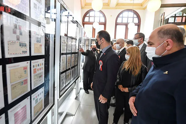 Beyoğlu’nda 10 Kasım’a anlamlı sergi: Özel pullar ilk kez sergilendi