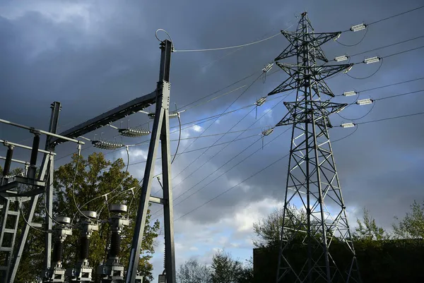 Avrupa’da enerji krizi büyüyor! Fransa’da elektrik kesintisi gündemde! Yetkililer uyardı: Elektronik aletleri kullanmayın