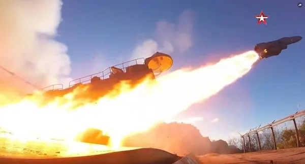 Rusya "Katil" füzeleri ateşledi! Dünya bu görüntüleri konuşuyor - 3