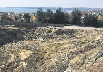 Büyükçekmece'de seçim oyunu! Kimlik numaralarını aldılar...