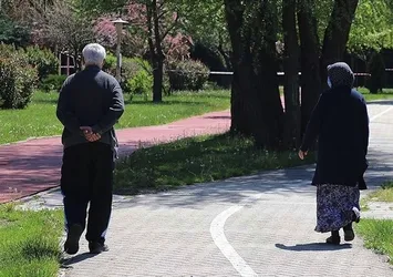 Sivas'ta 65 yaş üstündekilere getirilen "sokağa çıkma kısıtlaması" ertelendi