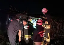 Takla atan araçtan yara almadan çıktılar