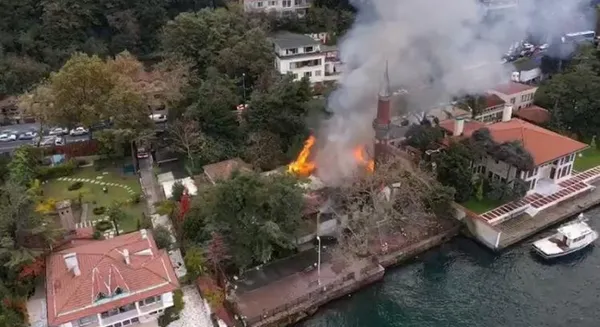 Son dakika: İstanbul'daki tarihi Vaniköy Camii'nde yangın! Ekipler sevk edildi - 4