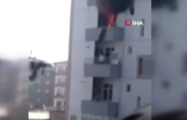 nigdede-yurekleri-agza-getiren-goruntuler-yanginda-balkondan-atlayan-kadini-havada-tuttugu-anlar-kamerada-1656509118481.jpg