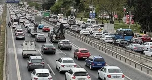 İstanbul’da deprem sonrası trafik kilit!