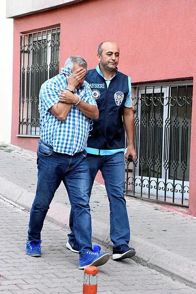 Kayseri'de engelli adamı dolandırmak isteyen çeteye eş zamanlı operasyon - 6
