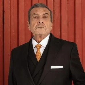 A.B.İ.'nin Tahir'i Tarık Papuççuoğlu'nun asıl mesleği şaşırttı 4