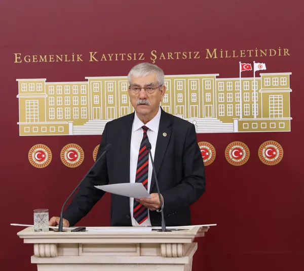 chp-yine-kuran-kurslarini-hedef-aldi-izmir-vekili-kani-bekodan-skandal-sozler-cocuklara-musallat-olan-orta-cag-1662129775220.jpg CHP yine Kur'an kurslarını hedef aldı! İzmir vekili Kani Beko'dan skandal sözler: Çocuklara musallat olan Orta Çağ zihniyeti