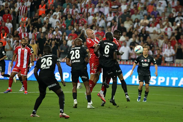canli-takip-besiktas-zorlu-samsunspor-deplasmaninda-1723406775262.jpg Beşiktaş Samsun'da yeni transferleriyle 3 puana uzandı! İşte maçta yaşananlar... - 1