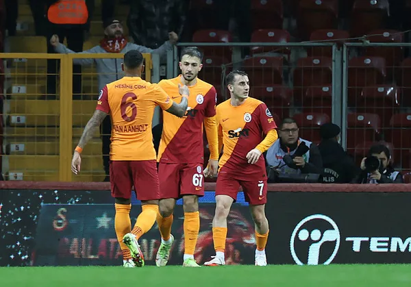 galatasaray-2-altay-2-mac-sonucu-aslan-yine-kayip-1638641264588.jpg Galatasaray: 2 - Altay: 2 MAÇ SONUCU | Aslan yine kayıp - 1