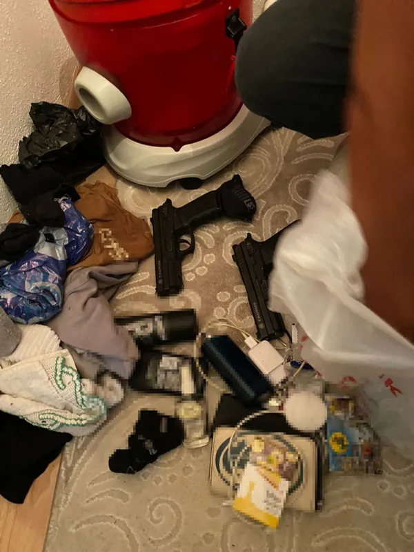 istanbulu-kana-bulayacaklardi-eylem-hazirligindaki-mlkpli-teroristler-tutuklandi-1661119752686.jpg İstanbul'u kana bulayacaklardı: Eylem hazırlığındaki MLKP'li teröristler tutuklandı - 3