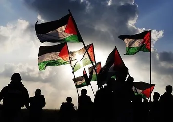 Gazze’ye şiddetli bombardımana Hamas’tan sert tepki! Ateşkesin önündeki en büyük engelin adı Netanyahu!