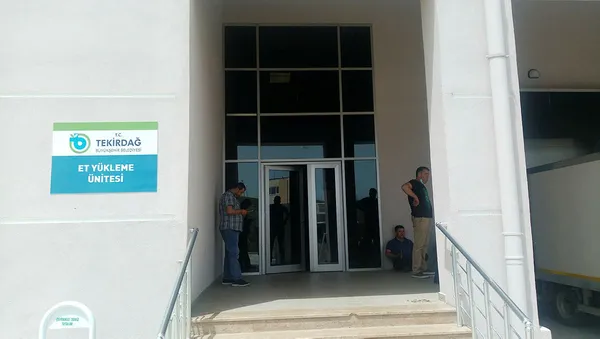 Son dakika: Tekirdağ Malkara'da et kombina tesisinde et rayları çöktü - 2