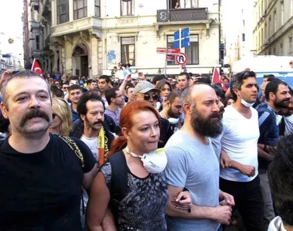 Hatay'daki yangından çocuklarını alıp kaçan baba Gezi'nin ünlülerine sitem etti - 1