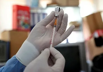 Maç, tiyatro, sinema ve birçok etkinliğe koronavirüs aşısı şartı! Olmayan giremez