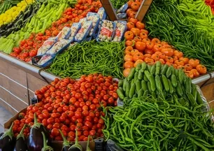 Anneler haklı çıktı! Tazesini bırakın: Uzmanlara göre buzlukta olması gereken altı sebze