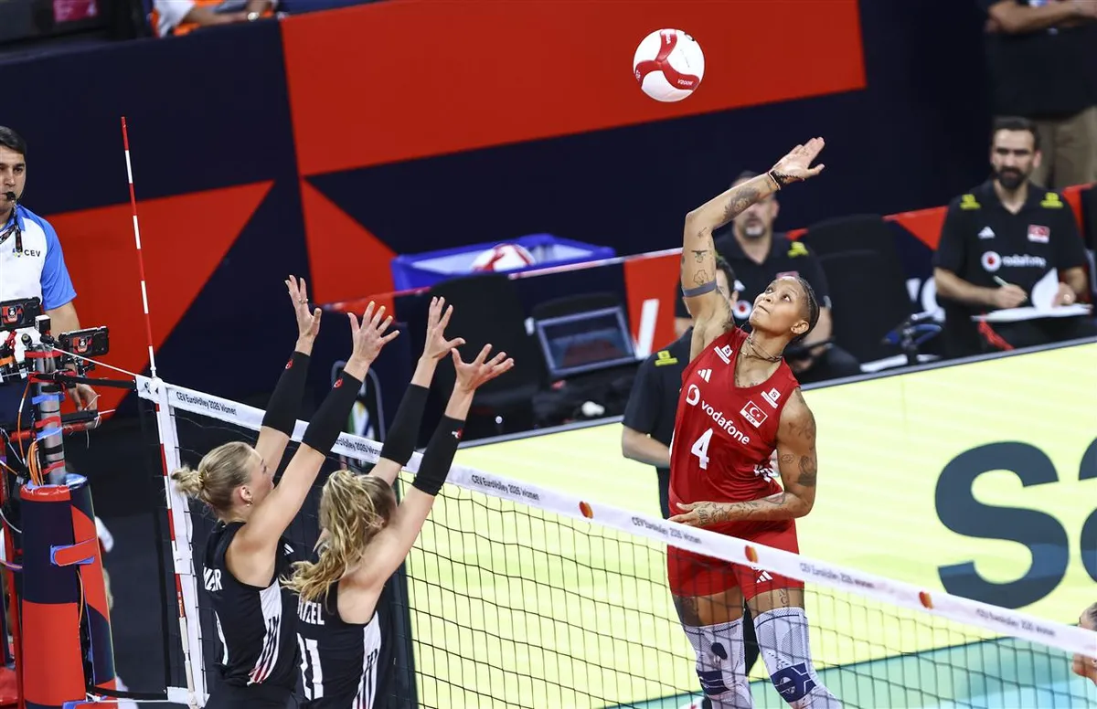 Türkiye, Azerbaycan karşısında galip gelerek çeyrek finale yükselmeye çalışacak.